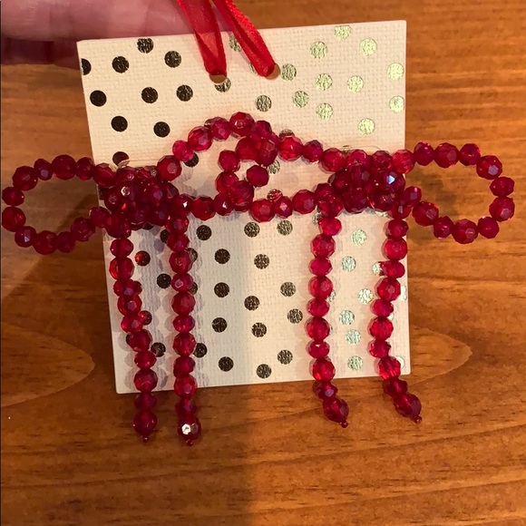 NWT holiday bow earrings - Picture 2 of 3